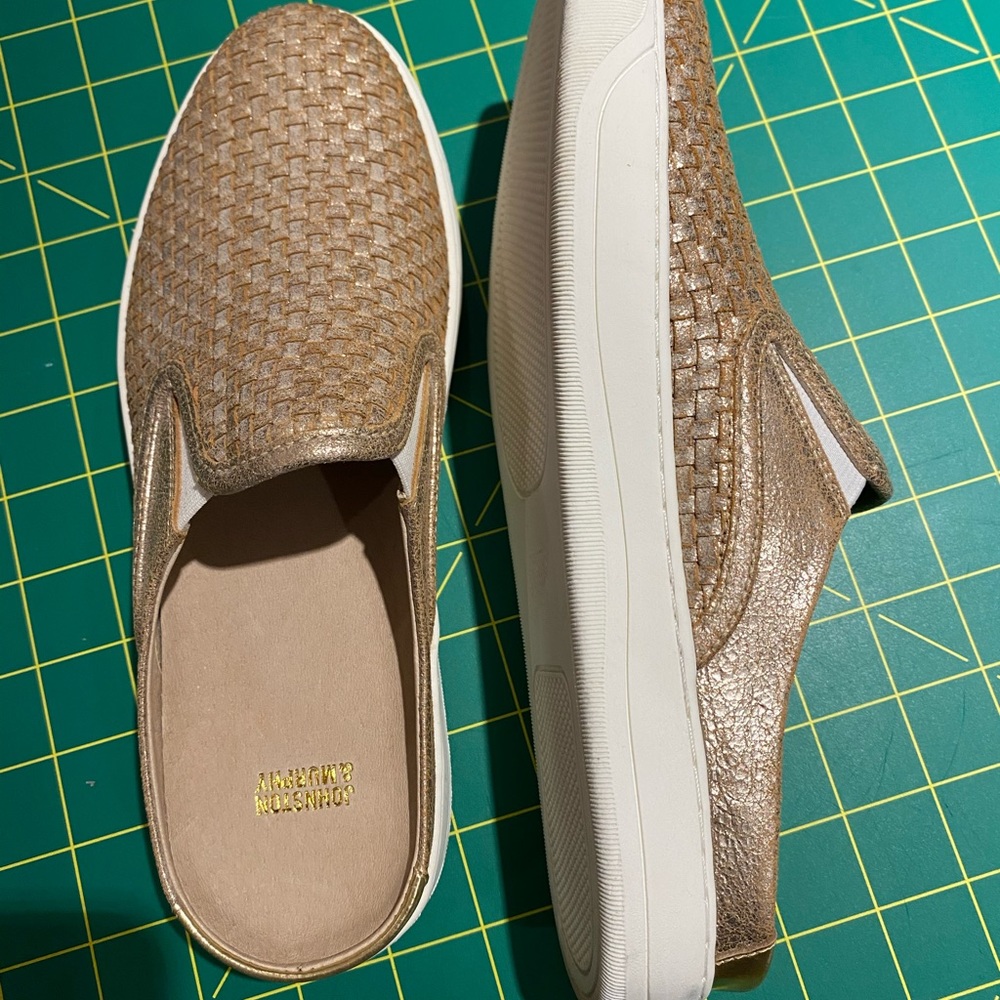 Shoes - Picture 2 of 5